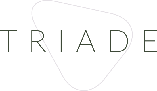 Logo Triade, donkergroen op wit